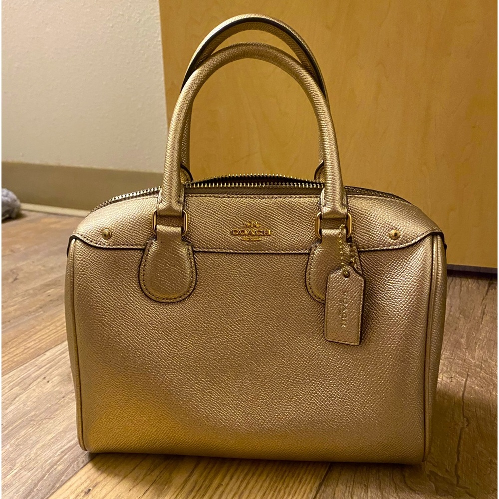 LIKE NEW METALLIC CHAMPAGNE COACH MINI BENNET SATCHEL